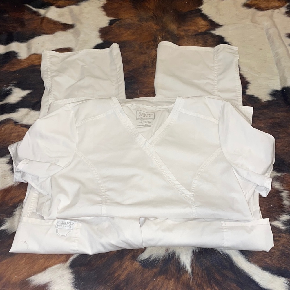 medium white cherokee scrub set